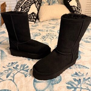 BearPaw Womens Size 9 Black Tall Winter Boots 2486W - Excellent Condition